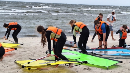 Klasa VIIb na zajęciach windsurfingowych