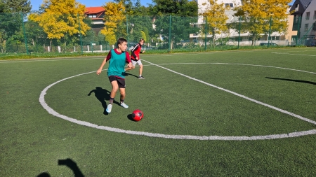  Nasza szkolna liga piłkarska – runda jesienna – rozpędza się jak piłka po mocnym strzale! 