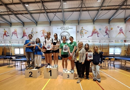 Półfinały Wojewódzkie w Tenisie Stołowym – ogromne emocje i wielkie wyniki! 