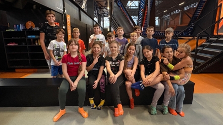 Klasa IVb w Jump City!