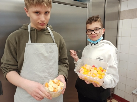 Zajęcia kulinarne w szkolnej kuchni